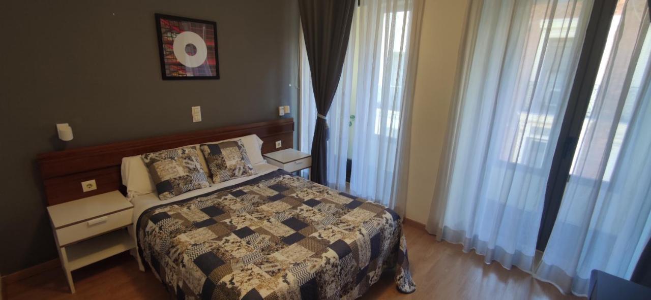 Hostal Felipe V Madrid Exterior photo