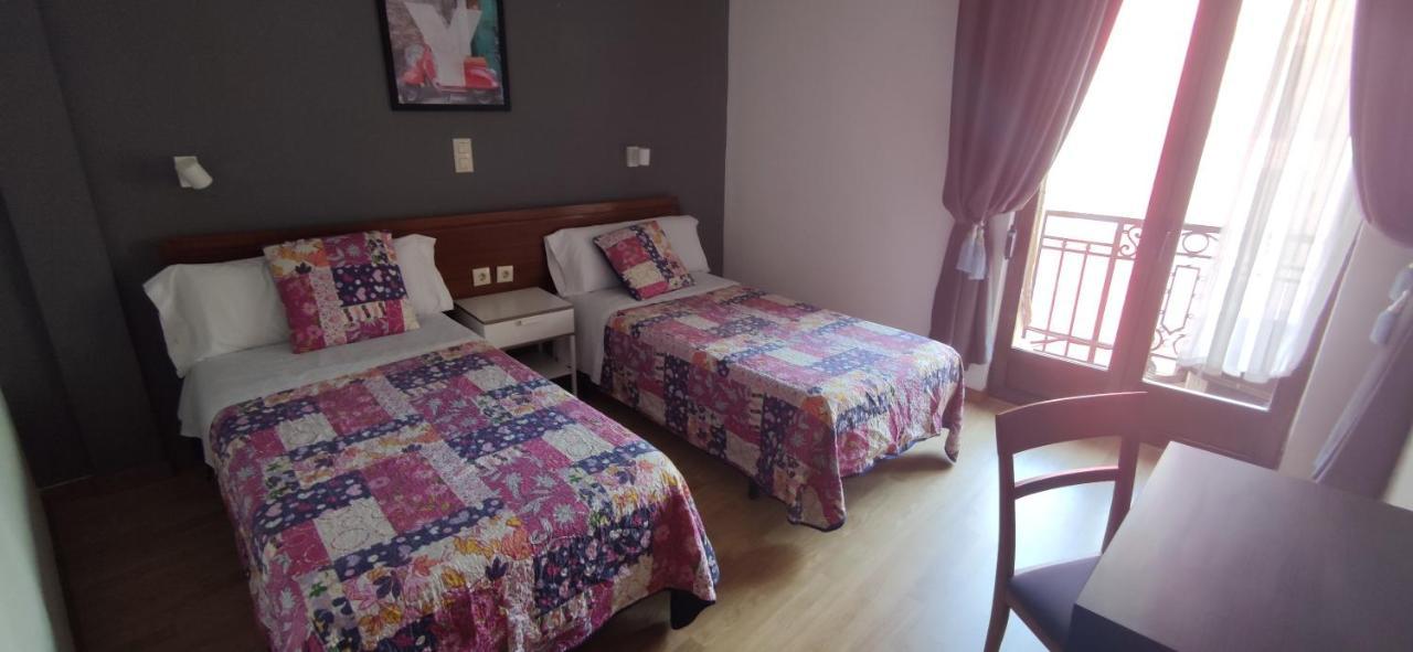 Hostal Felipe V Madrid Exterior photo