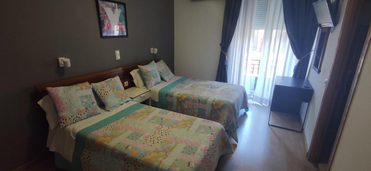 Hostal Felipe V Madrid Exterior photo