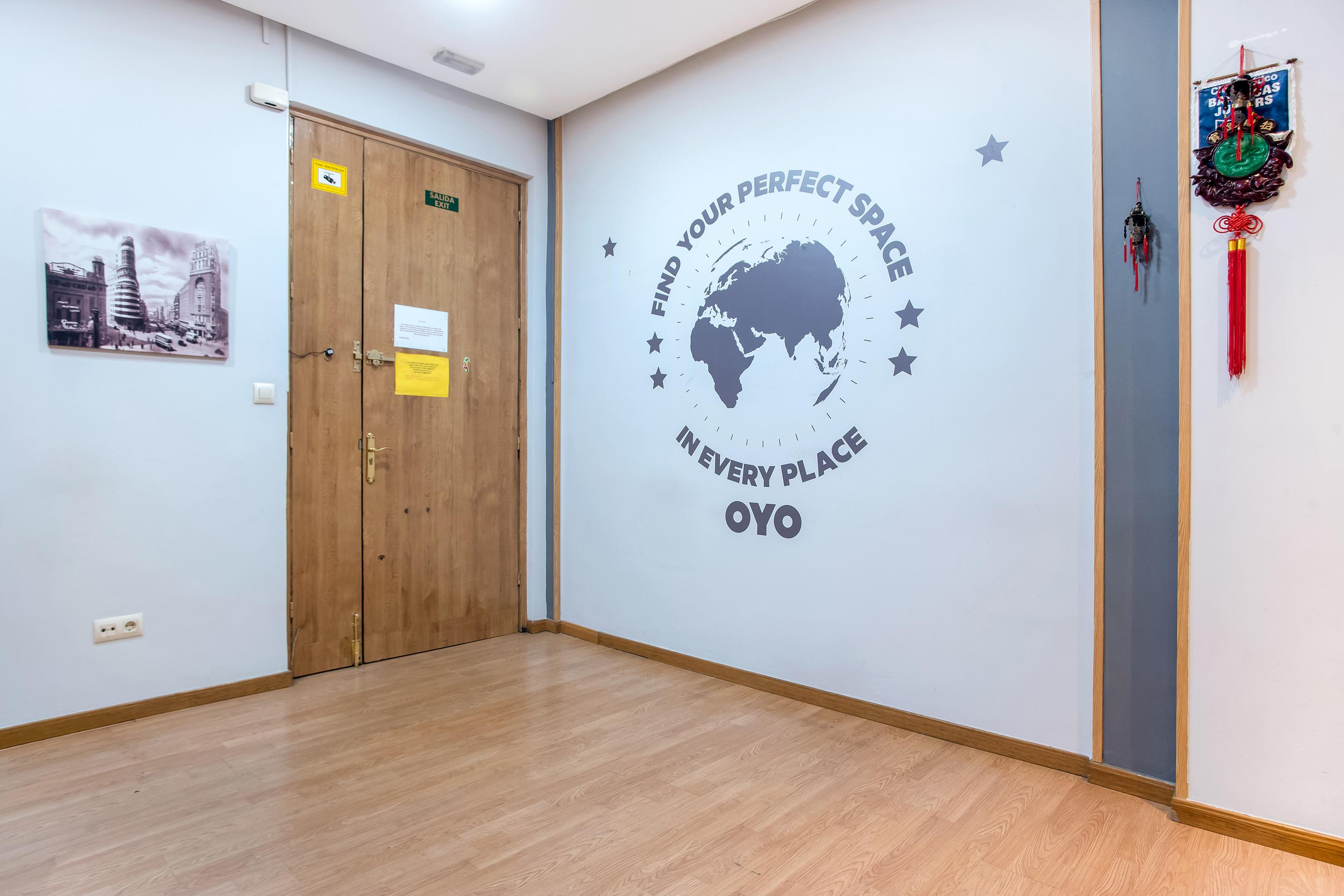 Hostal Felipe V Madrid Exterior photo