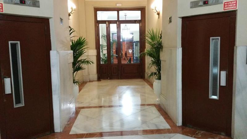 Hostal Felipe V Madrid Exterior photo